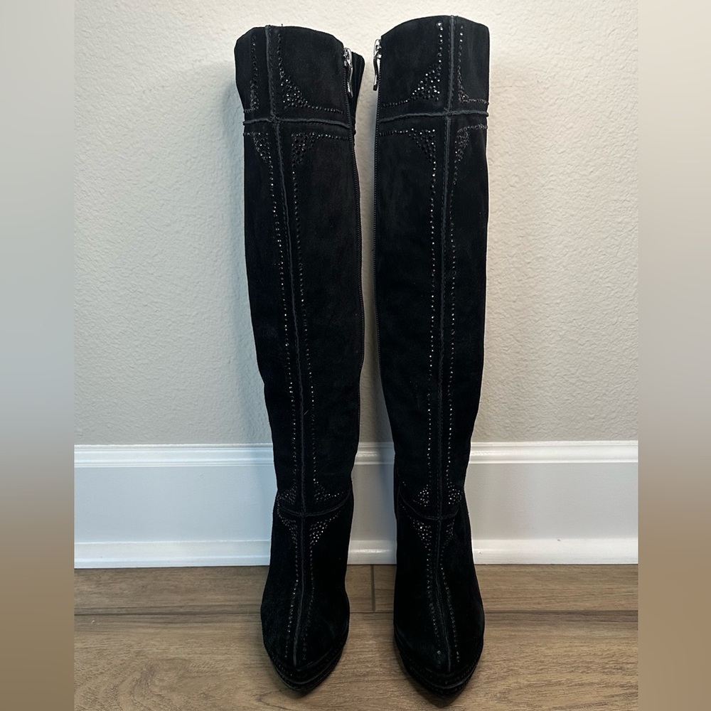 Women boots by Italian brand Basic, size 38